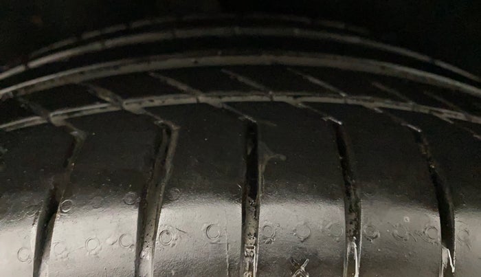 2018 Ford Ecosport TITANIUM 1.5L SPORTS(SUNROOF) DIESEL, Diesel, Manual, 34,091 km, Left Rear Tyre Tread