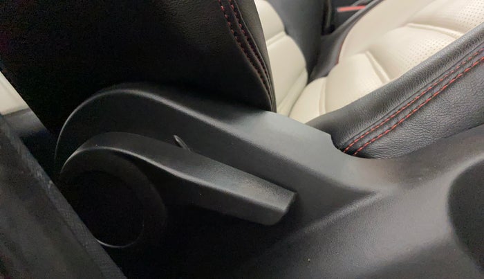 2023 Tata PUNCH PURE MT, Petrol, Manual, 25,989 km, Driver Side Adjustment Panel