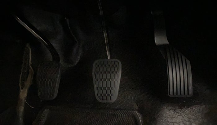 2023 Tata PUNCH PURE MT, Petrol, Manual, 25,989 km, Pedals