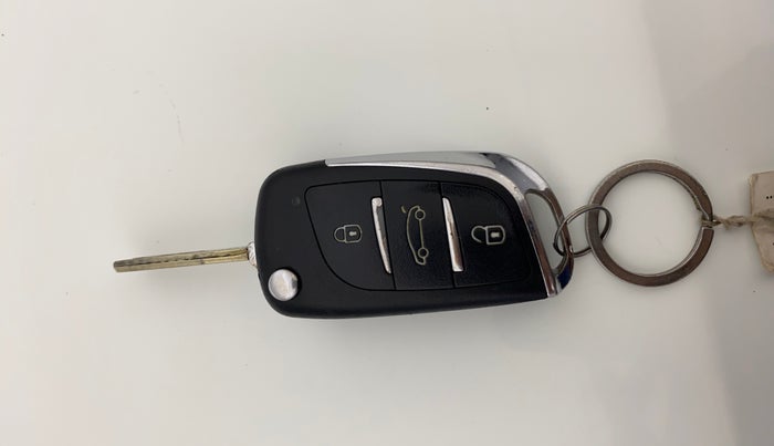 2023 Tata PUNCH PURE MT, Petrol, Manual, 25,989 km, Key Close Up