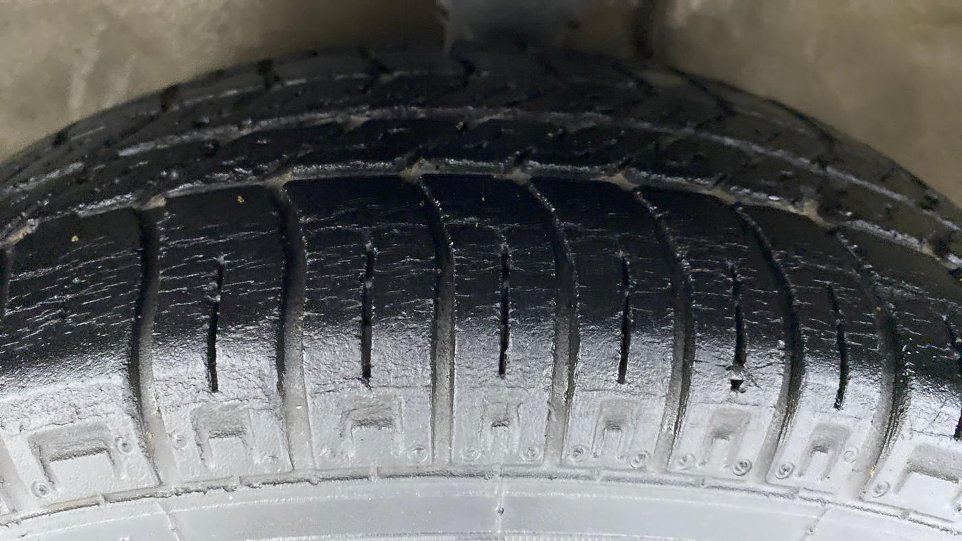 2016 Maruti Alto 800 LXI, Petrol, Manual, 23,101 km, Left Front Tyre Tread