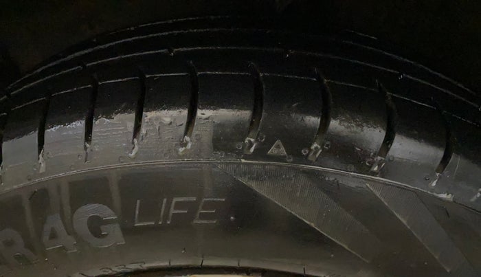 2014 Maruti Ritz VXI, Petrol, Manual, 39,724 km, Left Front Tyre Tread