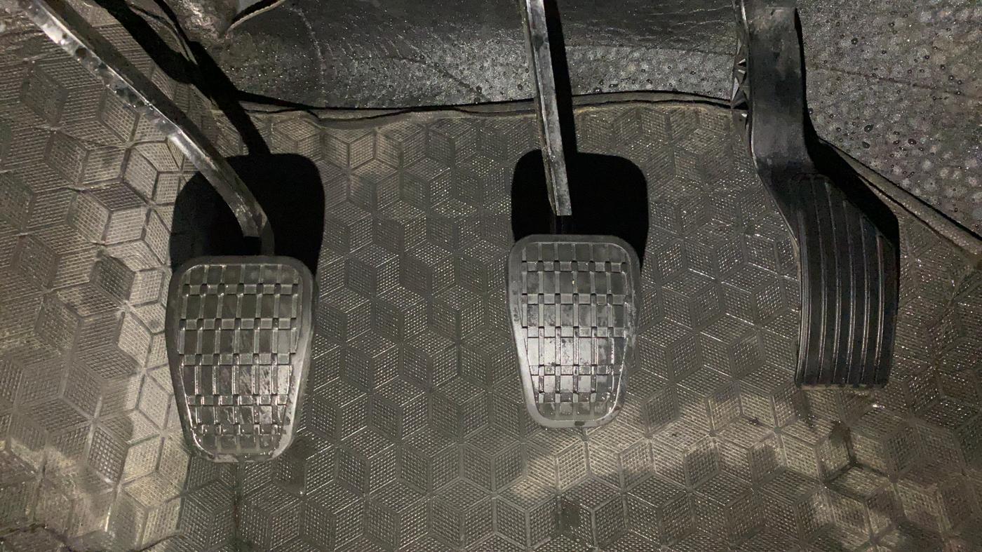 2022 Tata PUNCH ACCOMPLISHED MT, Petrol, Manual, 24,845 km, Pedals