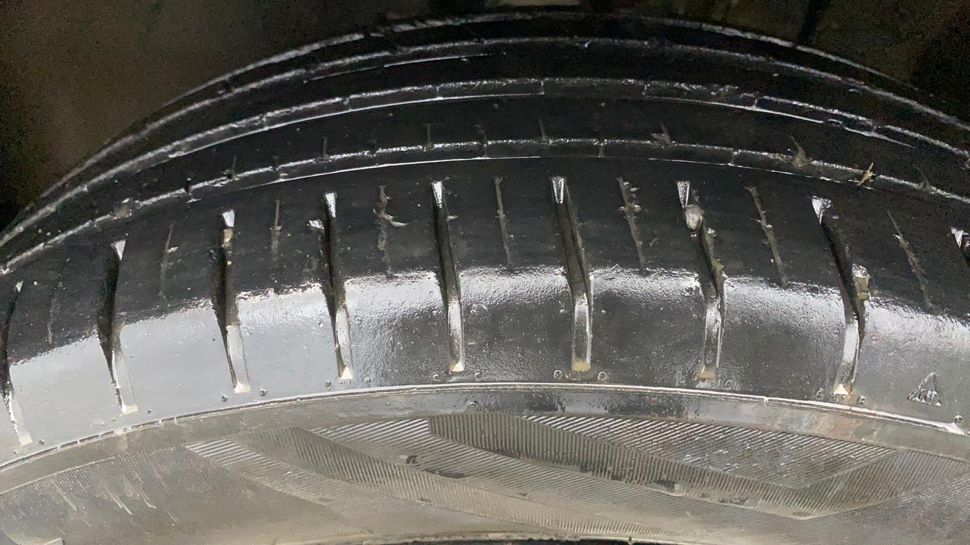 2022 Tata PUNCH ACCOMPLISHED MT, Petrol, Manual, 24,845 km, Left Front Tyre Tread