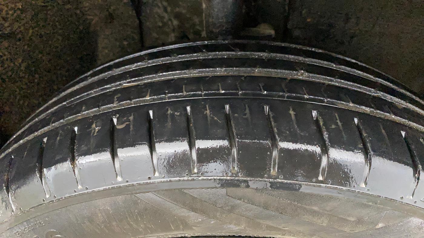 2022 Tata PUNCH ACCOMPLISHED MT, Petrol, Manual, 24,845 km, Right Front Tyre Tread