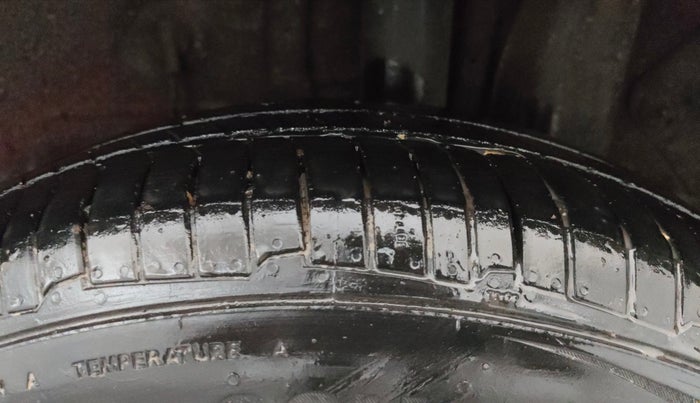 2015 Hyundai Elite i20 SPORTZ 1.2, Petrol, Manual, 72,918 km, Left Rear Tyre Tread