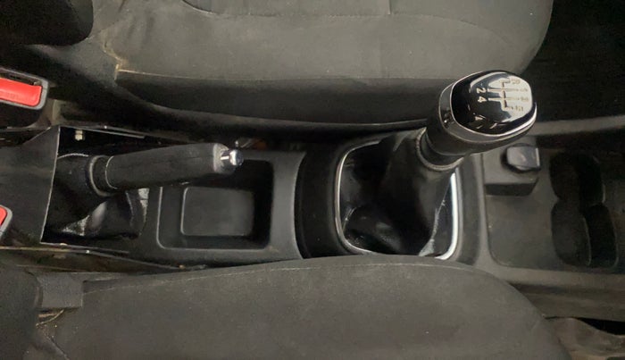 2018 Renault Kwid RXT 0.8 (O), Petrol, Manual, 34,193 km, Gear Lever