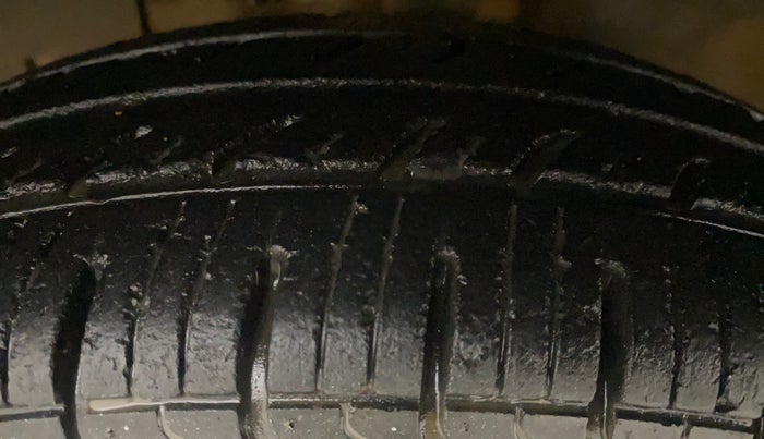 2018 Renault Kwid RXT 0.8 (O), Petrol, Manual, 34,193 km, Left Front Tyre Tread