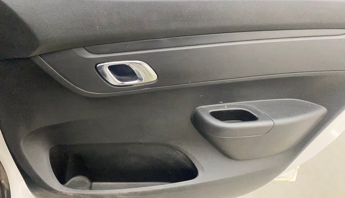 2018 Renault Kwid RXT 0.8 (O), Petrol, Manual, 34,193 km, Driver Side Door Panels Control