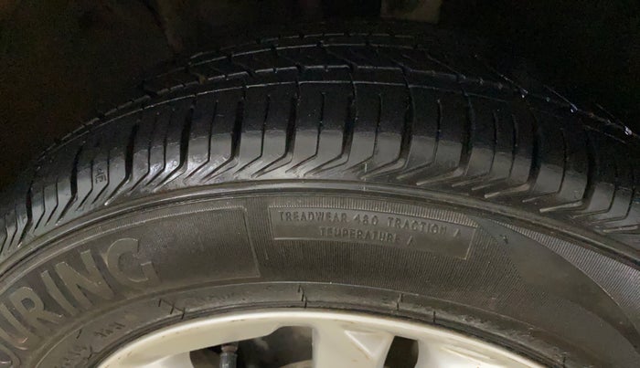 2016 Hyundai Creta SX PLUS 1.6 PETROL, Petrol, Manual, 63,463 km, Left Front Tyre Tread