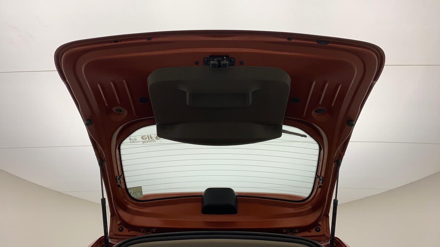 2017 Renault Duster 110 PS RXZ 4X2 AMT DIESEL, Diesel, Automatic, 85,431 km, Boot Door Open
