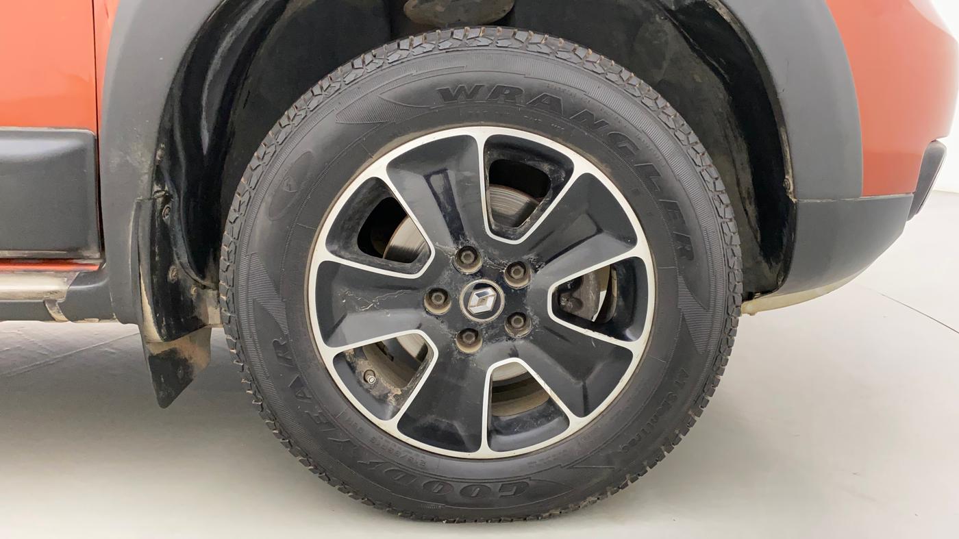 2017 Renault Duster 110 PS RXZ 4X2 AMT DIESEL, Diesel, Automatic, 85,431 km, Right Front Wheel