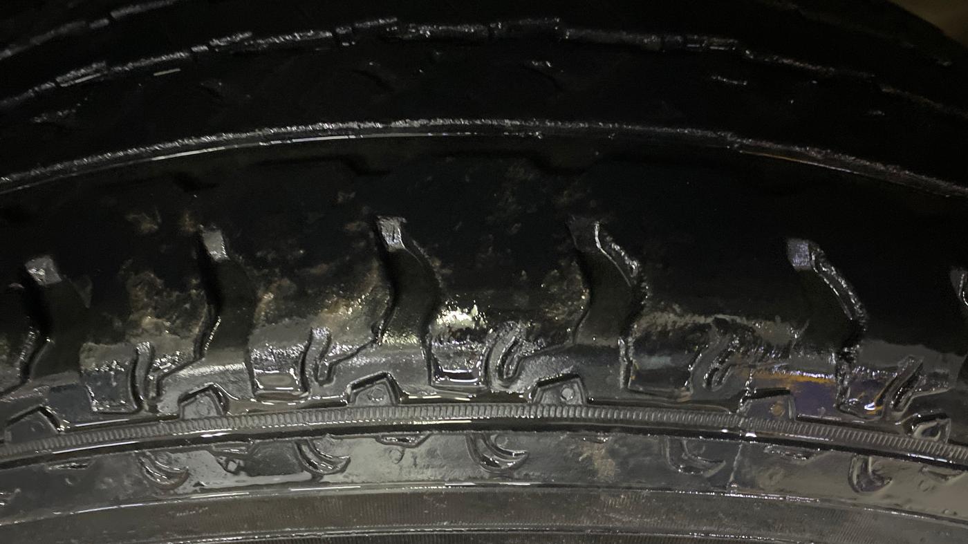 2017 Tata Safari Storme 2.2 EX 4X2, Diesel, Manual, 95,187 km, Right Front Tyre Tread