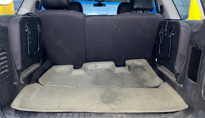 2017 Tata Safari Storme 2.2 EX 4X2, Diesel, Manual, 95,229 km, Boot Inside