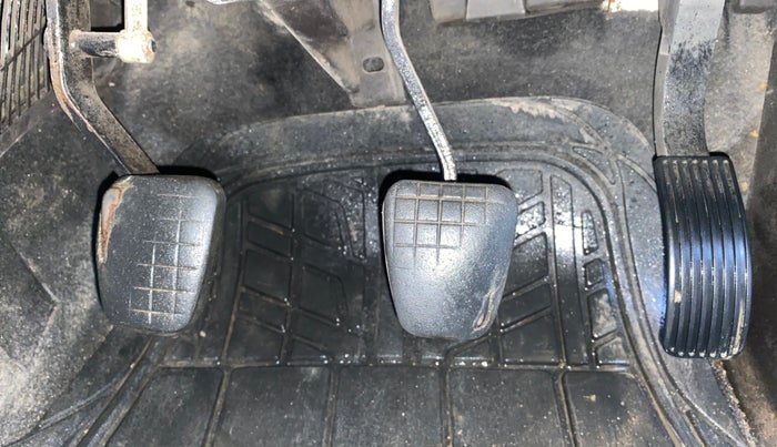 2017 Tata Safari Storme 2.2 EX 4X2, Diesel, Manual, 95,229 km, Pedals