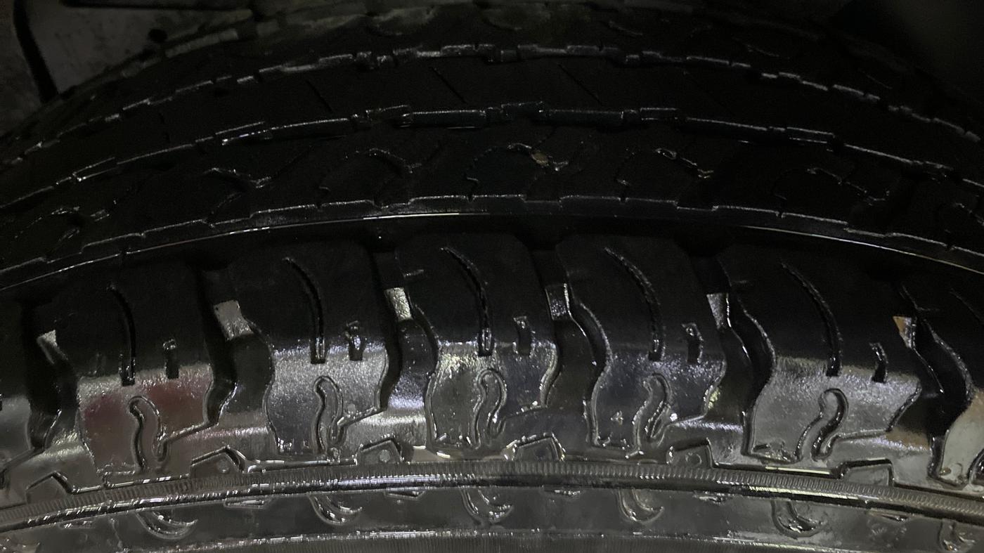 2017 Tata Safari Storme 2.2 EX 4X2, Diesel, Manual, 95,187 km, Right Rear Tyre Tread