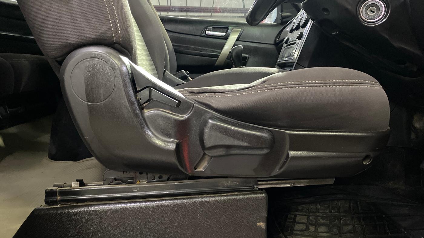 2017 Tata Safari Storme 2.2 EX 4X2, Diesel, Manual, 95,187 km, Driver Side Adjustment Panel