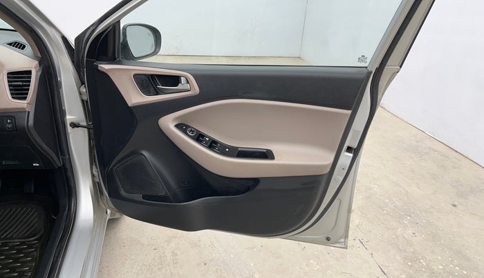 2018 Hyundai Elite i20 ASTA 1.2  CVT, Petrol, Automatic, 59,383 km, Driver Side Door Panels Control