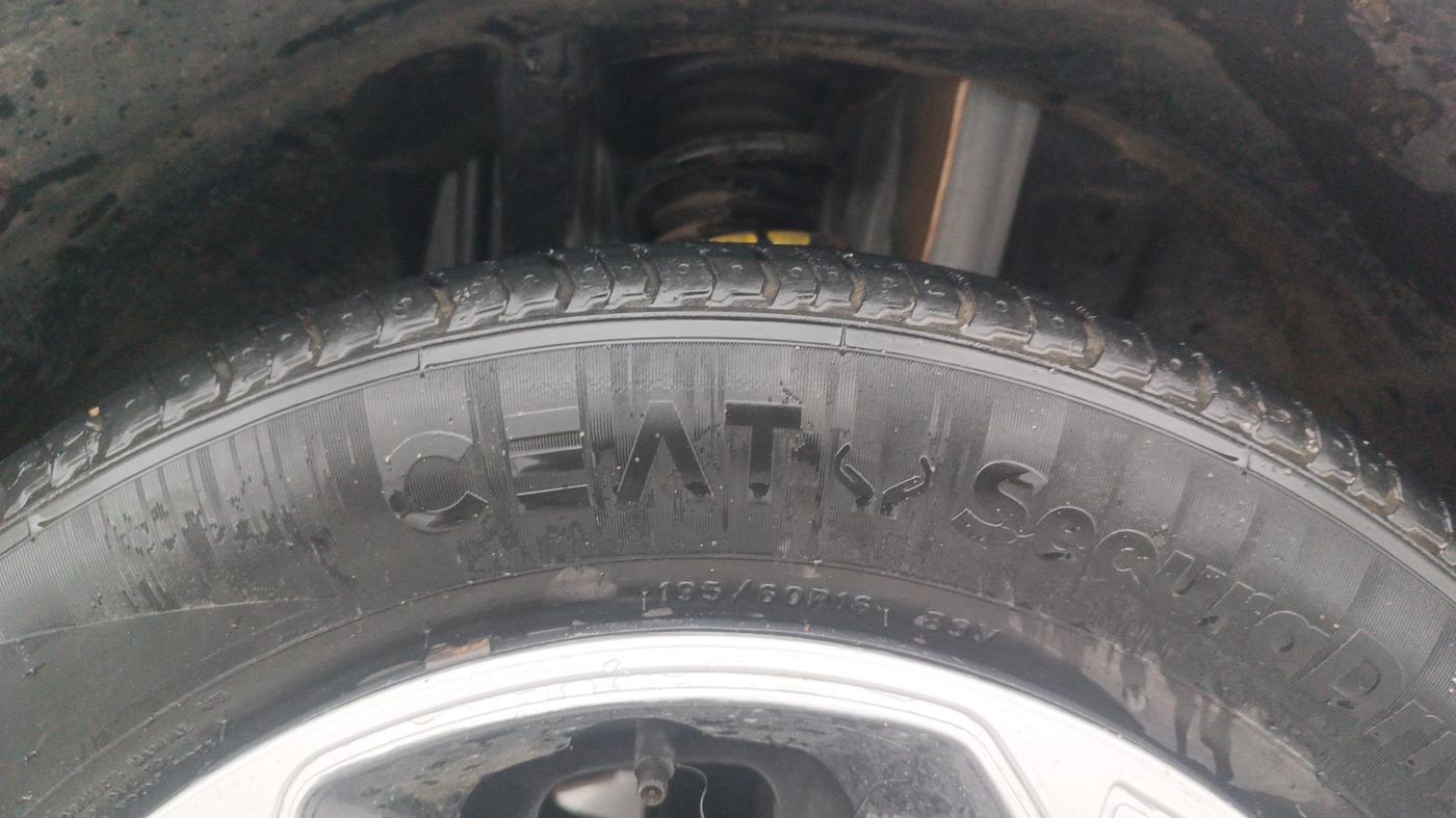 2021 Nissan MAGNITE XL, Petrol, Manual, 19,446 km, Right Front Tyre Tread