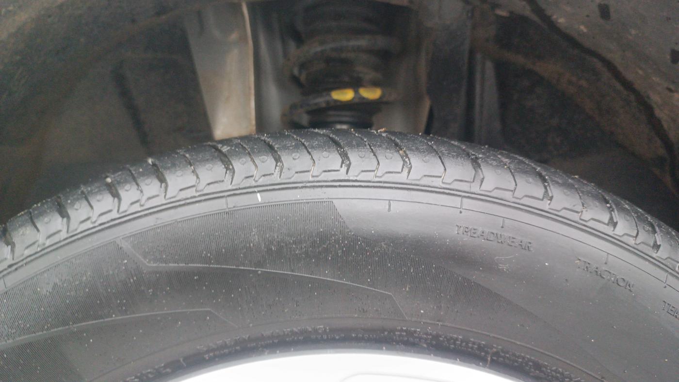 2021 Nissan MAGNITE XL, Petrol, Manual, 19,446 km, Left Front Tyre Tread