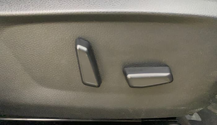 2024 KIA SELTOS  GTX Plus 1.5 Turbo Petrol DCT, Petrol, Automatic, 8,028 km, Driver Side Adjustment Panel