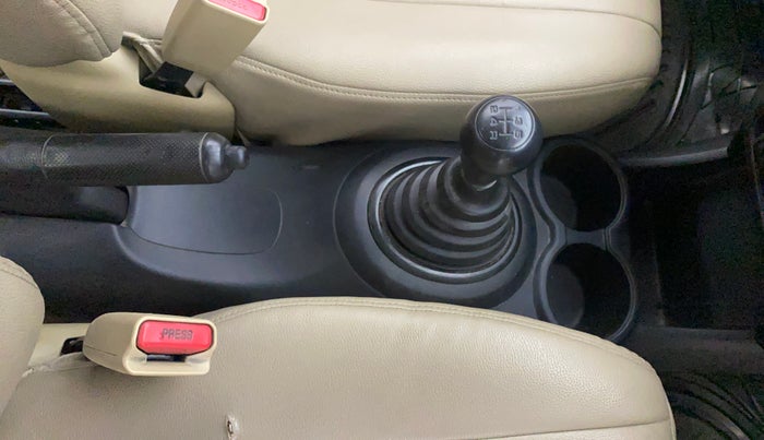 2014 Honda Amaze 1.2L I-VTEC EX, Petrol, Manual, 1,34,889 km, Gear Lever
