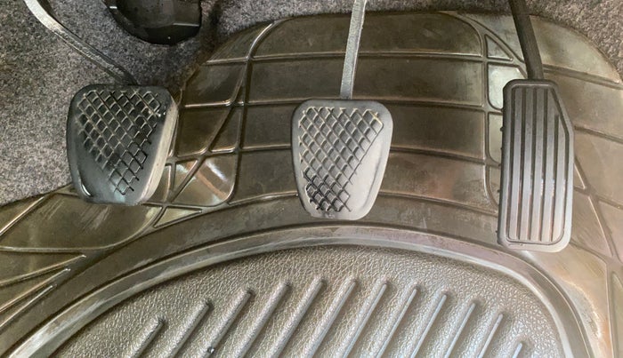 2014 Honda Amaze 1.2L I-VTEC EX, Petrol, Manual, 1,34,889 km, Pedals