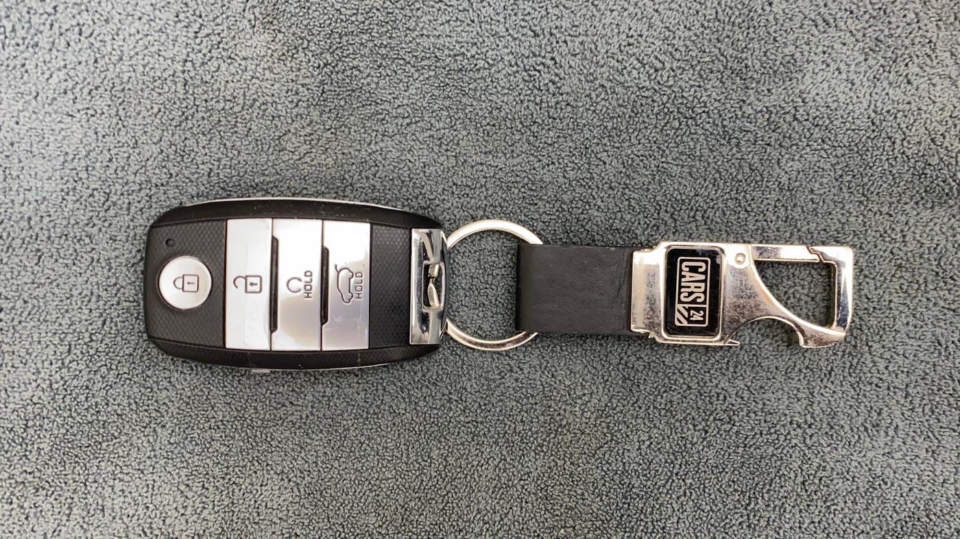 2022 KIA CARENS LUXURY PLUS 1.5 DIESEL AT 7 STR, Diesel, Automatic, 19,477 km, Key Close Up