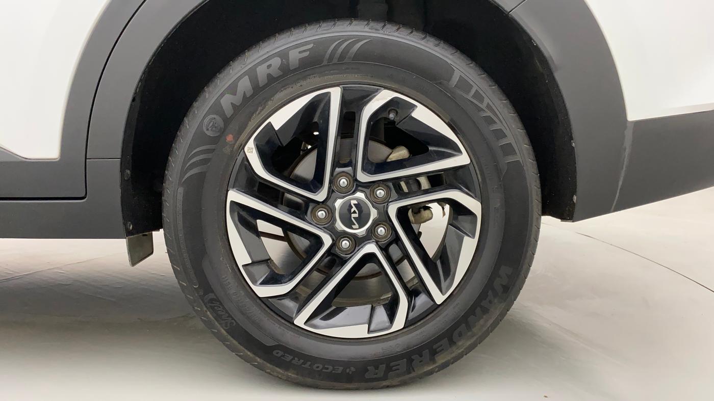 2022 KIA CARENS LUXURY PLUS 1.5 DIESEL AT 7 STR, Diesel, Automatic, 19,477 km, Left Rear Wheel