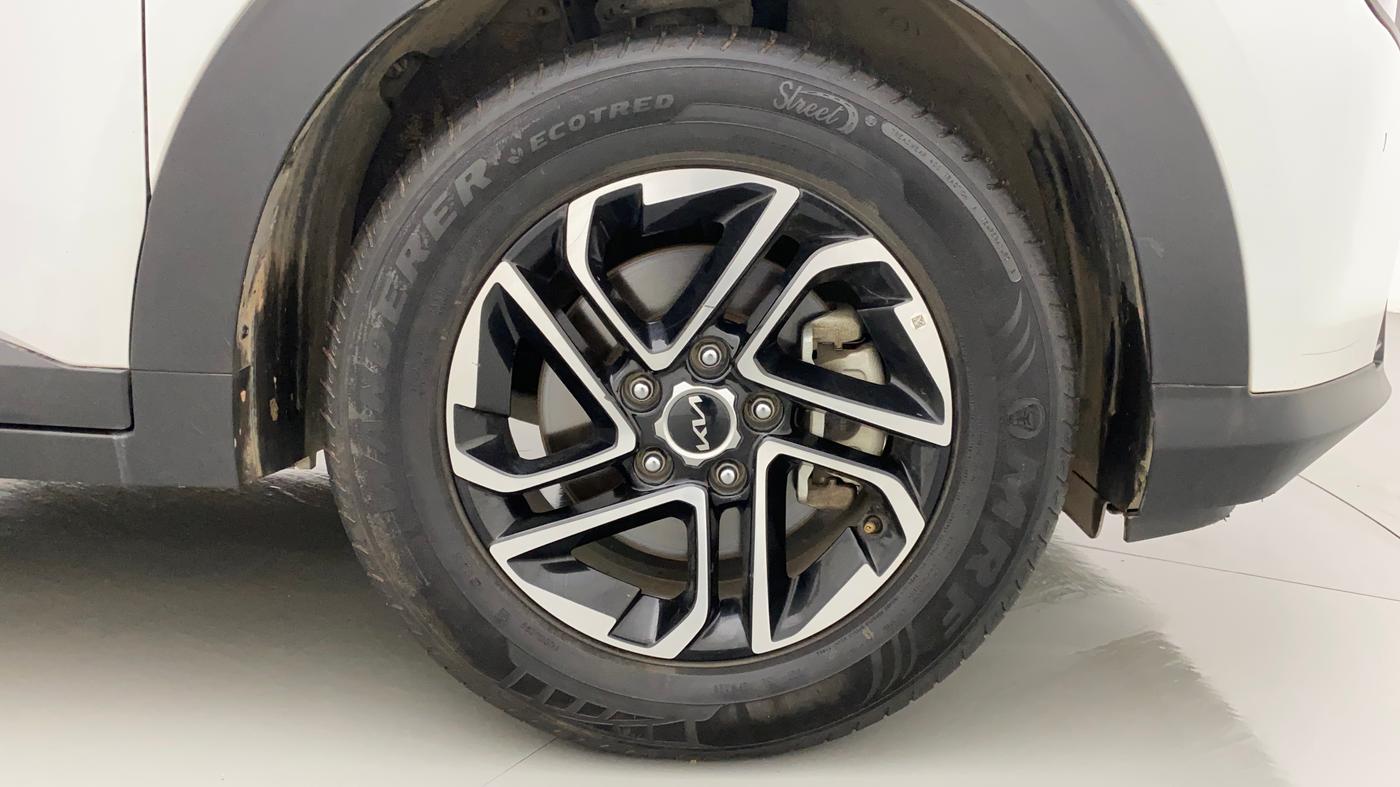 2022 KIA CARENS LUXURY PLUS 1.5 DIESEL AT 7 STR, Diesel, Automatic, 19,477 km, Right Front Wheel