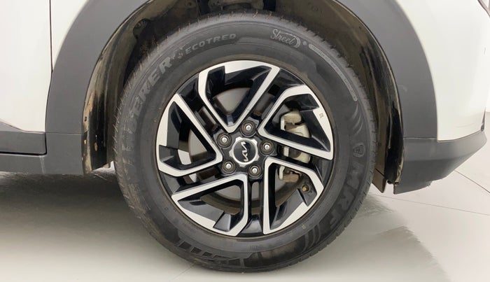2022 KIA CARENS LUXURY PLUS 1.5 DIESEL AT 7 STR, Diesel, Automatic, 19,477 km, Right Front Wheel
