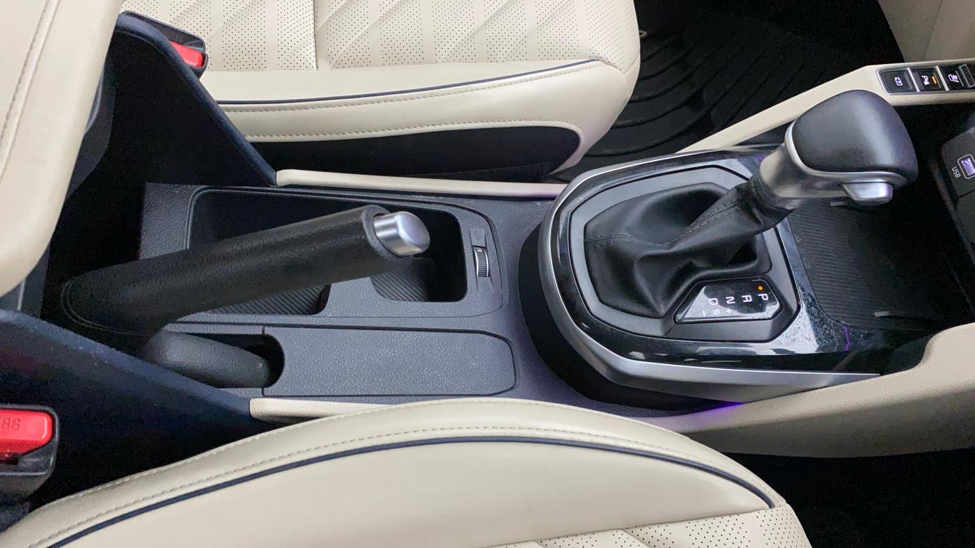 2022 KIA CARENS LUXURY PLUS 1.5 DIESEL AT 7 STR, Diesel, Automatic, 19,477 km, Gear Lever