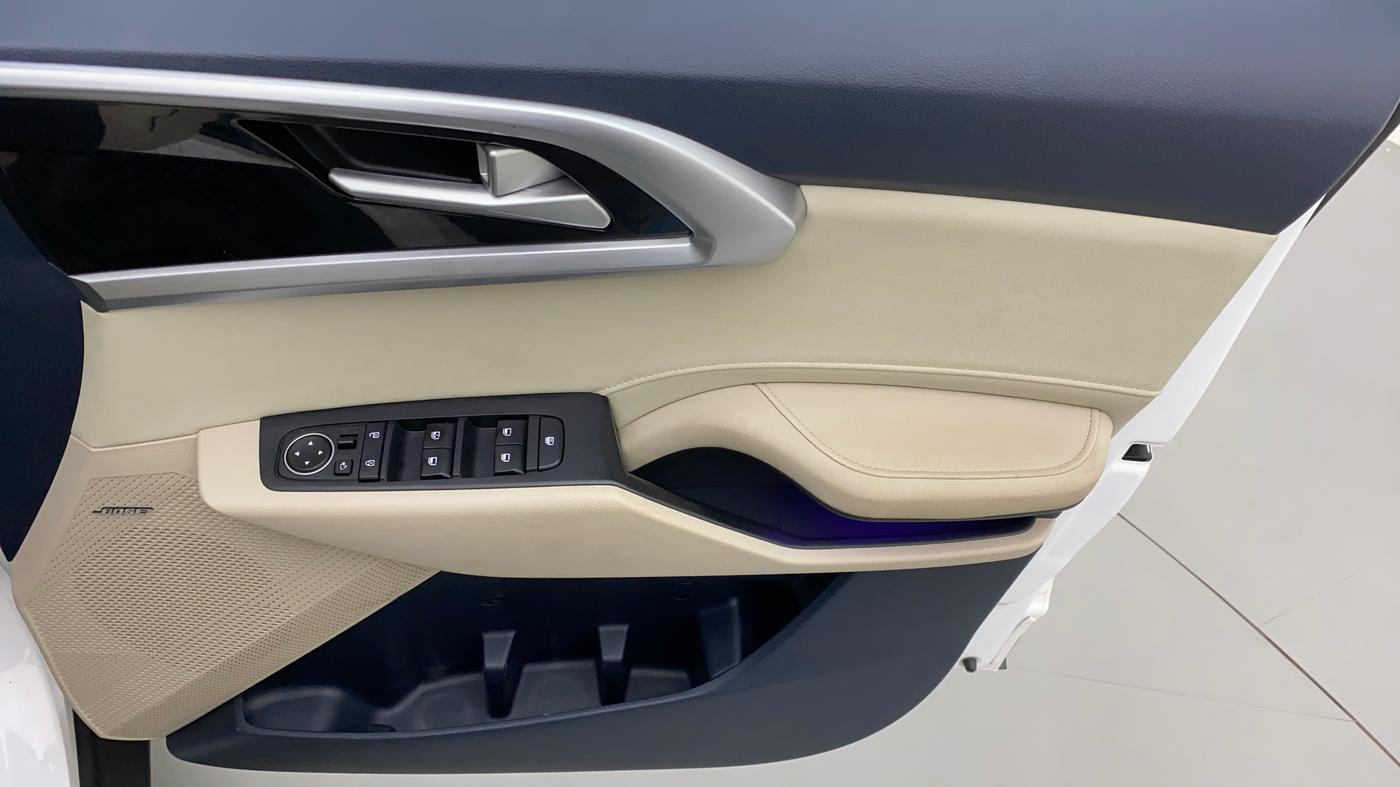 2022 KIA CARENS LUXURY PLUS 1.5 DIESEL AT 7 STR, Diesel, Automatic, 19,477 km, Driver Side Door Panels Control