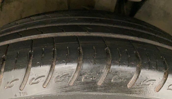 2022 KIA CARENS LUXURY PLUS 1.5 DIESEL AT 7 STR, Diesel, Automatic, 19,477 km, Right Front Tyre Tread