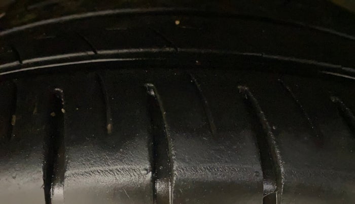 2015 Skoda Octavia ELEGANCE 1.8 TSI AT, Petrol, Automatic, 85,509 km, Right Front Tyre Tread