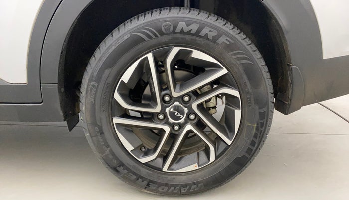 2023 KIA CARENS PRESTIGE PLUS 1.4 PETROL 7 STR, Petrol, Manual, 16,307 km, Left Rear Wheel