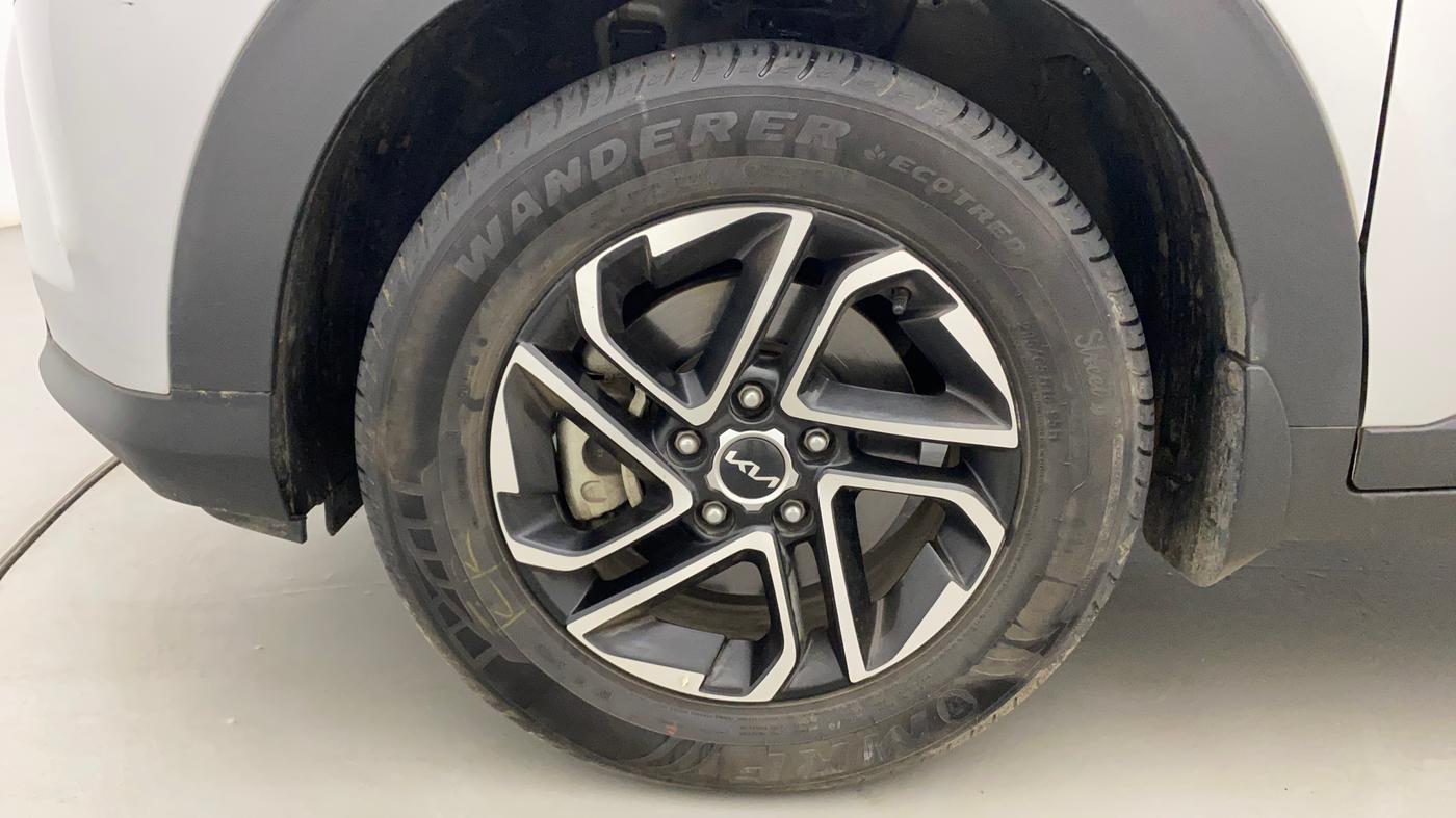 2023 KIA CARENS PRESTIGE PLUS 1.4 PETROL 7 STR, Petrol, Manual, 16,307 km, Left Front Wheel