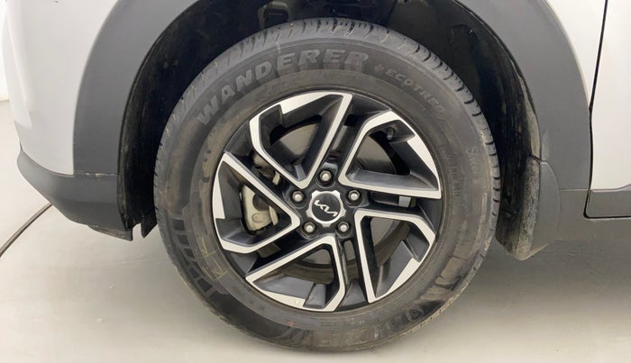 2023 KIA CARENS PRESTIGE PLUS 1.4 PETROL 7 STR, Petrol, Manual, 16,307 km, Left Front Wheel