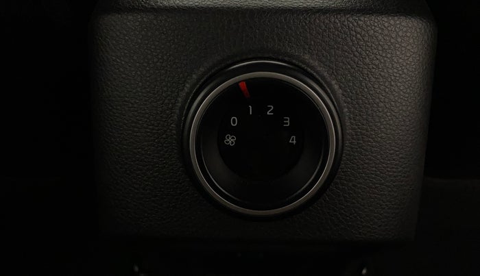 2023 KIA CARENS PRESTIGE PLUS 1.4 PETROL 7 STR, Petrol, Manual, 16,307 km, Rear AC Temperature Control