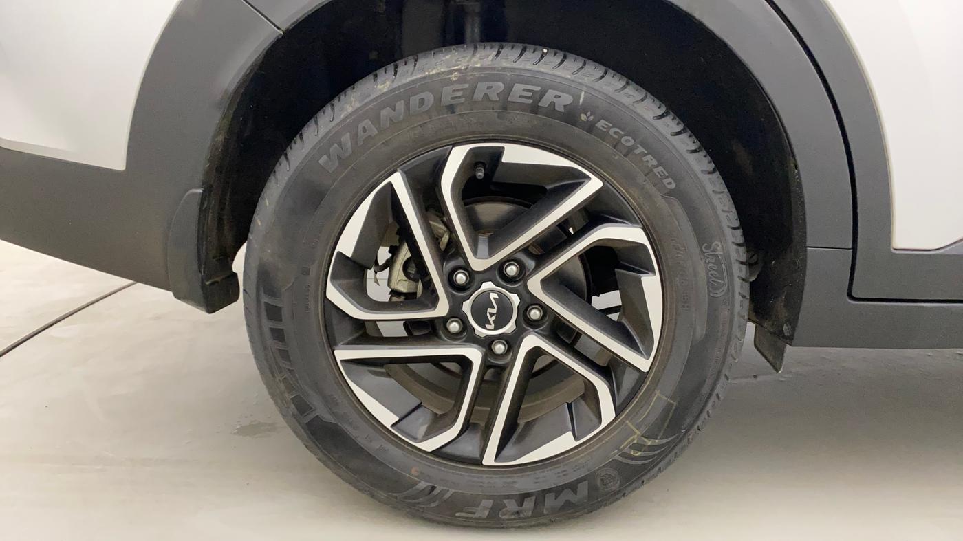 2023 KIA CARENS PRESTIGE PLUS 1.4 PETROL 7 STR, Petrol, Manual, 16,307 km, Right Rear Wheel