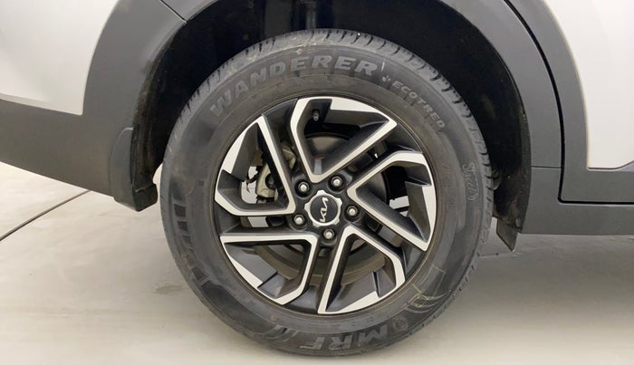 2023 KIA CARENS PRESTIGE PLUS 1.4 PETROL 7 STR, Petrol, Manual, 16,307 km, Right Rear Wheel