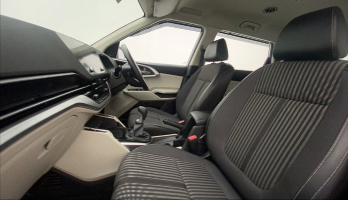 2023 KIA CARENS PRESTIGE PLUS 1.4 PETROL 7 STR, Petrol, Manual, 16,307 km, Right Side Front Door Cabin