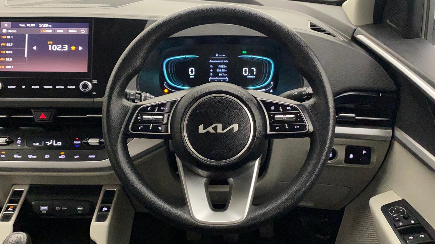 2023 KIA CARENS PRESTIGE PLUS 1.4 PETROL 7 STR, Petrol, Manual, 16,307 km, Steering Wheel Close Up