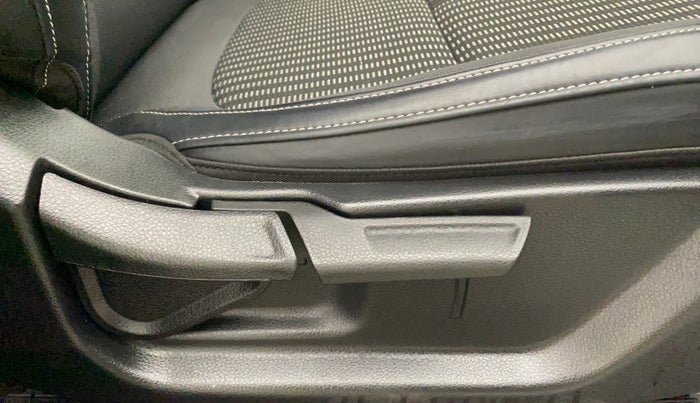 2023 KIA CARENS PRESTIGE PLUS 1.4 PETROL 7 STR, Petrol, Manual, 16,307 km, Driver Side Adjustment Panel