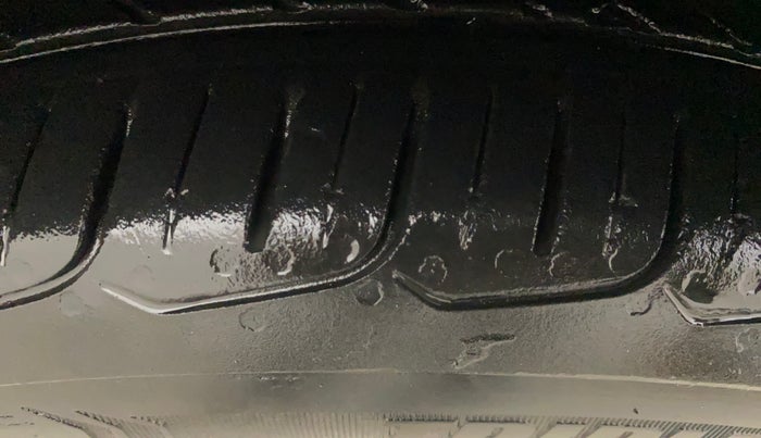 2021 Hyundai NEW I20 SPORTZ 1.2 MT, Petrol, Manual, 87,606 km, Right Front Tyre Tread