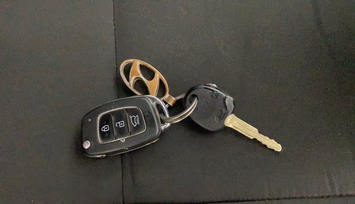 2021 Hyundai NEW I20 SPORTZ 1.2 MT, Petrol, Manual, 87,606 km, Key Close Up