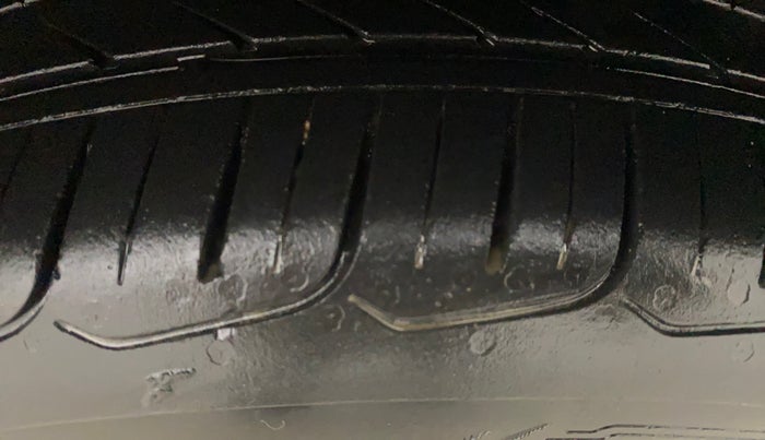 2021 Hyundai NEW I20 SPORTZ 1.2 MT, Petrol, Manual, 87,606 km, Left Rear Tyre Tread