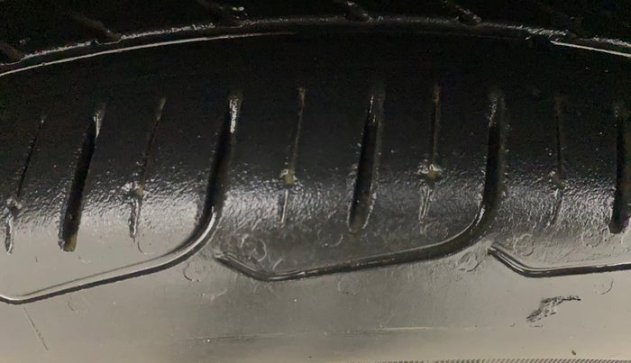 2021 Hyundai NEW I20 SPORTZ 1.2 MT, Petrol, Manual, 87,606 km, Left Front Tyre Tread