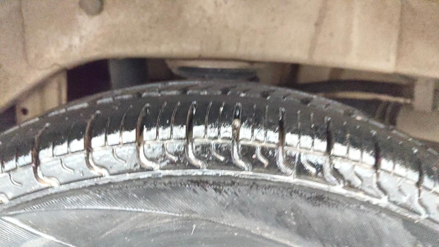 2015 Maruti Alto 800 LXI, Petrol, Manual, 45,061 km, Left Rear Tyre Tread