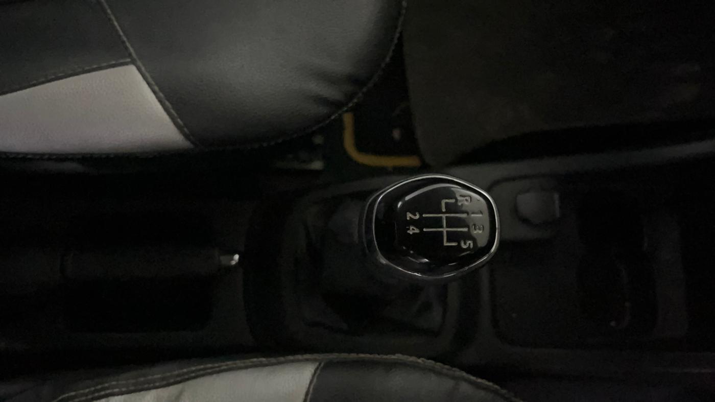2019 Renault Kwid RXT 1.0 (O), Petrol, Manual, 56,423 km, Gear Lever